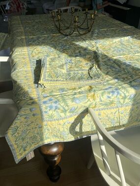 April Cornell Floral Tablecloth and 8 Napkin Set - Home Dining 50x95